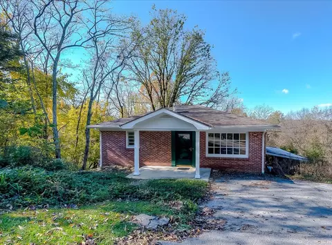 65 Springhill Rd, Frankfort, KY 40601