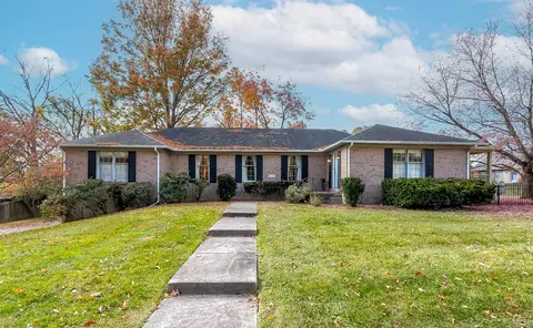 1300 Gainesway Dr, Lexington, KY 40517