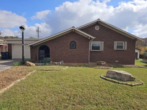 1105 Lark Ln, Corbin, KY 40701