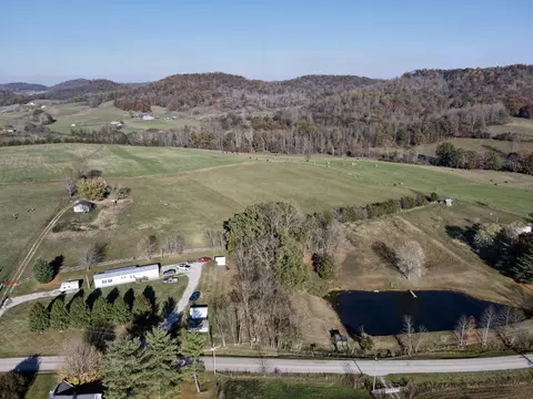 1621 E Level Green Rd, Brodhead, KY 40409