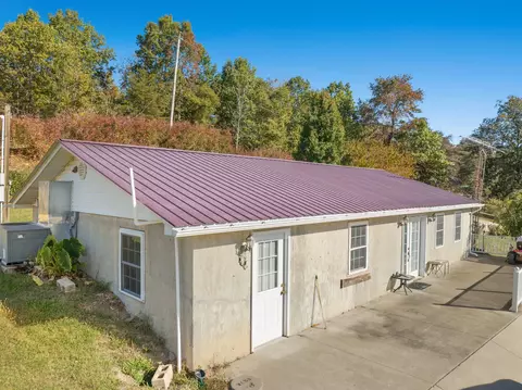 321 Boxwood Dr, Olive Hill, KY 41164