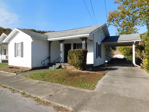 110 Chad St, Loyall, KY 40854