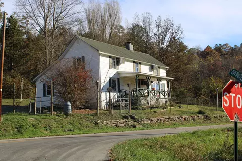 3283 Ky-577, Annville, KY 40402