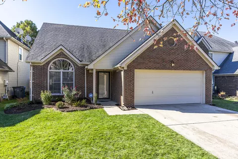 3781 White Pine Dr, Lexington, KY 40514
