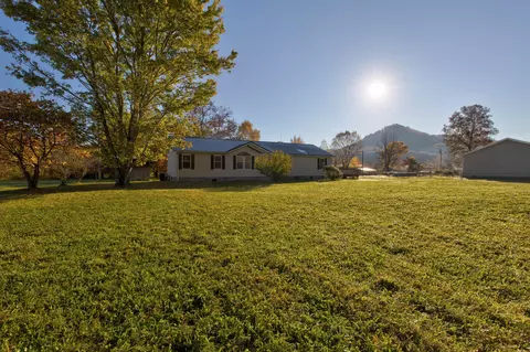 1050 Hatton Creek Rd, Stanton, KY 40380