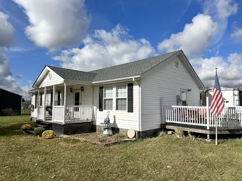 75 Courage Rd, Waco, KY 40385