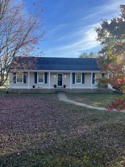233 Rolling Meadows Dr, Lancaster, KY 40444