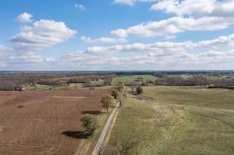 527 Stringtown Rd, Paris, KY 40361
