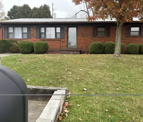 170 Center Dr, Winchester, KY 40391