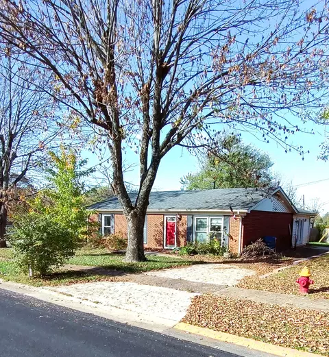 216 Holiday Rd, Winchester, KY 40391