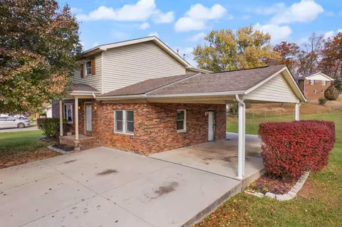 697 Oaklawn Cir, Corbin, KY 40701