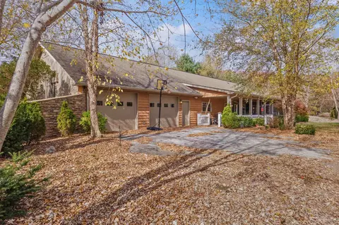 642 Old Hare Rd, East Bernstadt, KY 40729