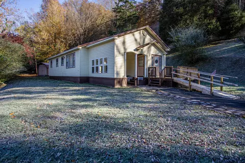 9335 Highway 987, Miracle, KY 40856