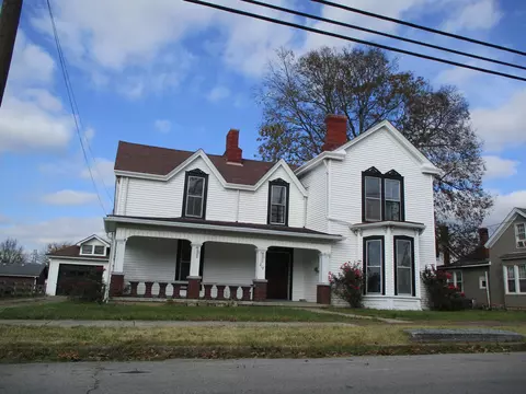 217 E Lexington St, Harrodsburg, KY 40330