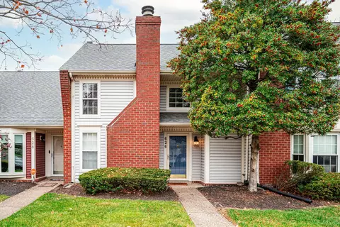 626 Cobblestone Sq, Louisville, KY 40223