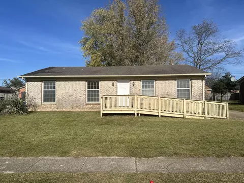 330 Princess Cir, Versailles, KY 40383