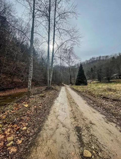 854 Upper Laurel Fork Rd, Clayhole, KY 41317