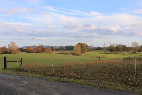 1455 Old Log Lick Rd, Winchester, KY 40391