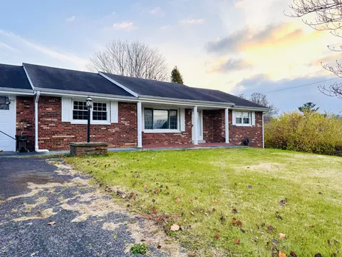 112 E Jefferson Ave, Danville, KY 40422 photo 2