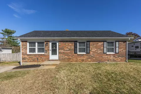 202 Rolling Acres Dr, Nicholasville, KY 40356
