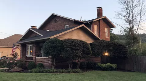 246 N Arnold Ave, Prestonsburg, KY 41653