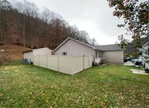130 Stoney Brook Dr, Van Lear, KY 41265 photo 19