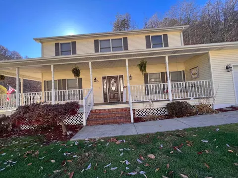 17 Cedar Trce, Prestonsburg, KY 41653