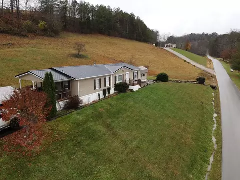 247 Upper Blackwater Rd, Tyner, KY 40486 photo 2