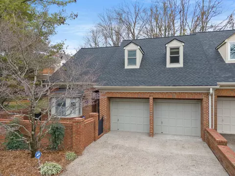 206 Breckinridge Dr, Versailles, KY 40383