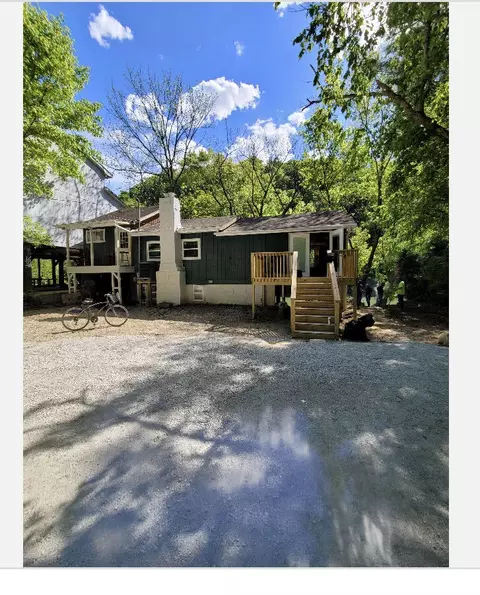 8731 Beach Rd, Lexington, KY 40515
