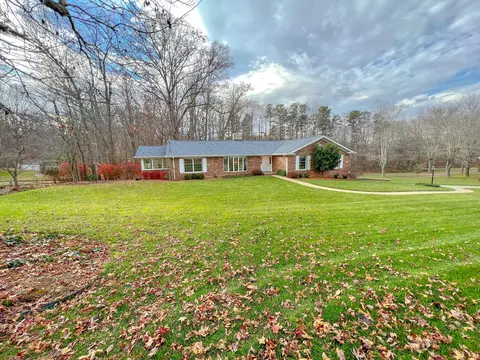 61 Ashley Ave, Corbin, KY 40701 photo 2