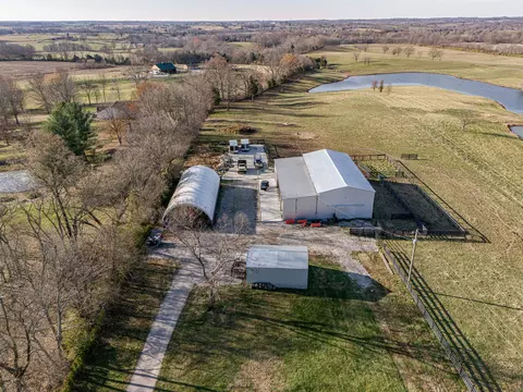 1251 Nevins Station Rd, Salvisa, KY 40372