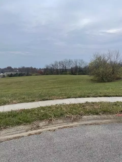 400 Doubletree Ct, Richmond, KY 40475 photo 3