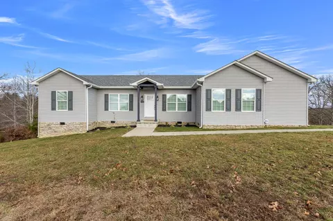 228 Lafayette Cir, Irvine, KY 40336
