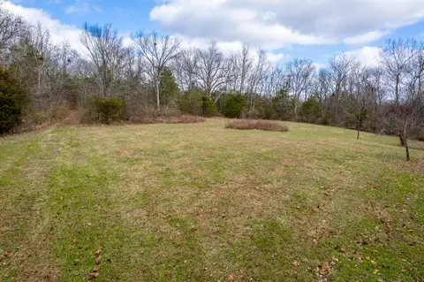 700 Rocky Rd, Salvisa, KY 40372