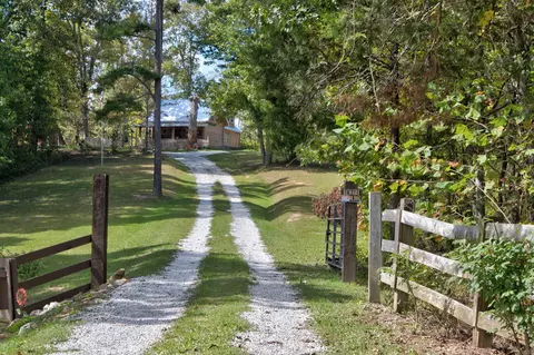 70 Smith Br, Beattyville, KY 41311