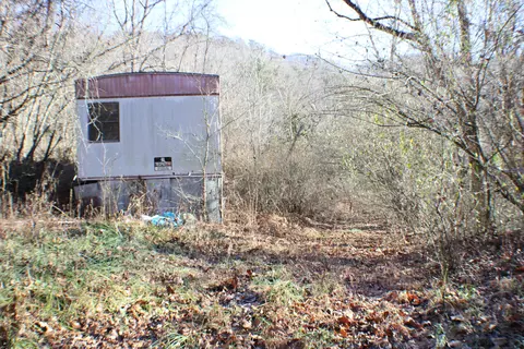 352 Hen Wilder Branch Rd, Miracle, KY 40856
