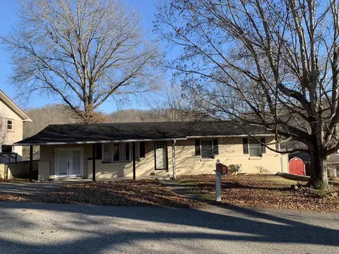 38 Collier Ave, Jackson, KY 41339