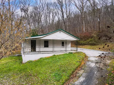 10 Mays Rd, Beattyville, KY 41311
