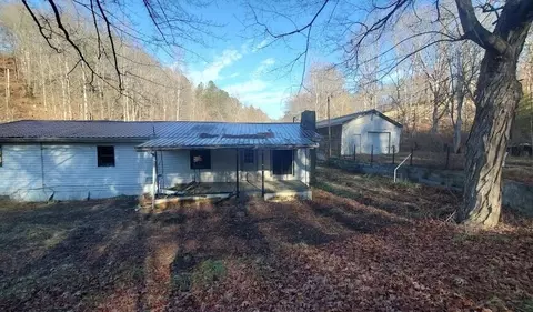 3023 Ky-587, Mckee, KY 40447