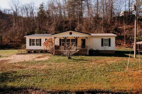 839 Coldiron Frk, Frenchburg, KY 40322