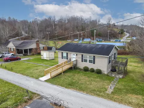 130 Henry St, West Liberty, KY 41472