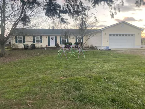 1273 Hawkins Cummins Rd, Paris, KY 40361