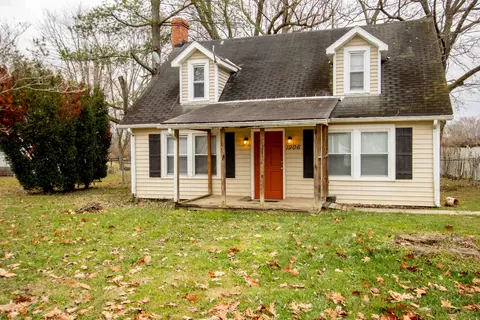 1906 Thatchers Mill Rd, Paris, KY 40361