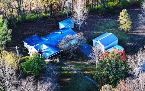 685 Puckett Rd, Irvine, KY 40336