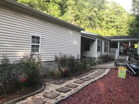 3297 Ky Rt 1428, Prestonsburg, KY 41653