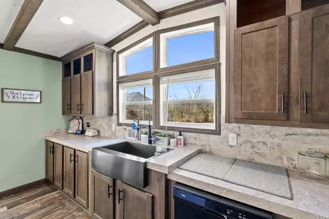 2685 Mckee Rd, Irvine, KY 40336