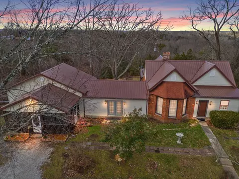 1498 Flat Creek Rd, Frankfort, KY 40601