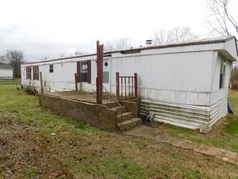 2081 Bloomfield Rd, Springfield, KY 40069 photo 2