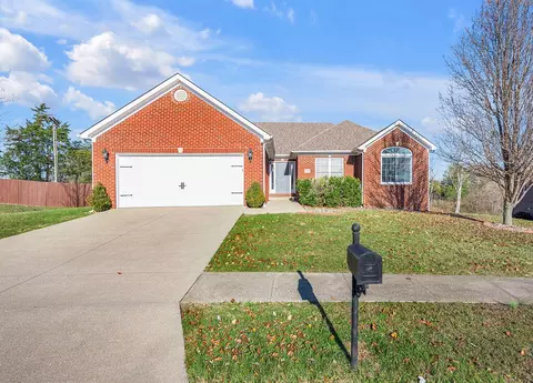 118 Legacy Dr, Berea, KY 40403